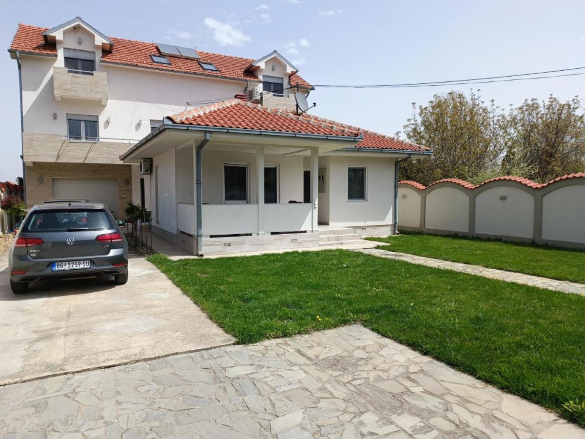Serbian Home With Garden Krnjaca Екстериор снимка