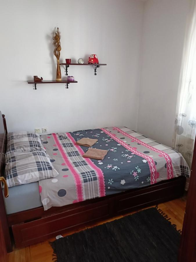 Serbian Home With Garden Krnjaca Екстериор снимка