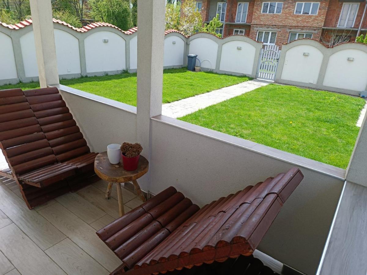 Serbian Home With Garden Krnjaca Екстериор снимка