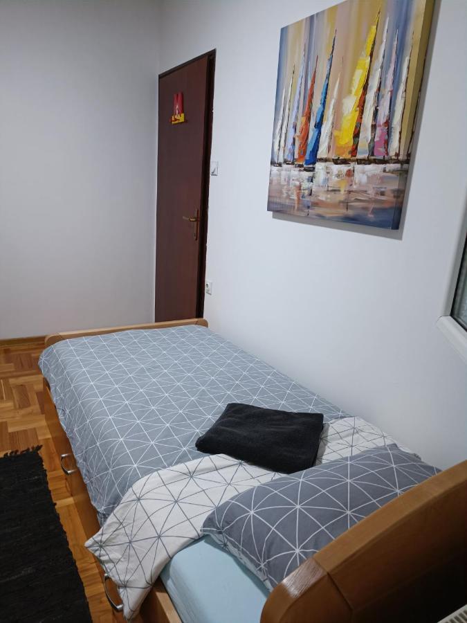 Serbian Home With Garden Krnjaca Екстериор снимка